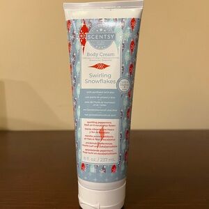 Scentsy Swirling Snowflakes Body Cream-8oz.
